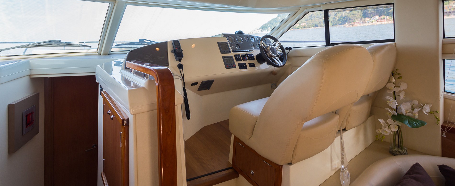 Sealine 13 m (42 ft)