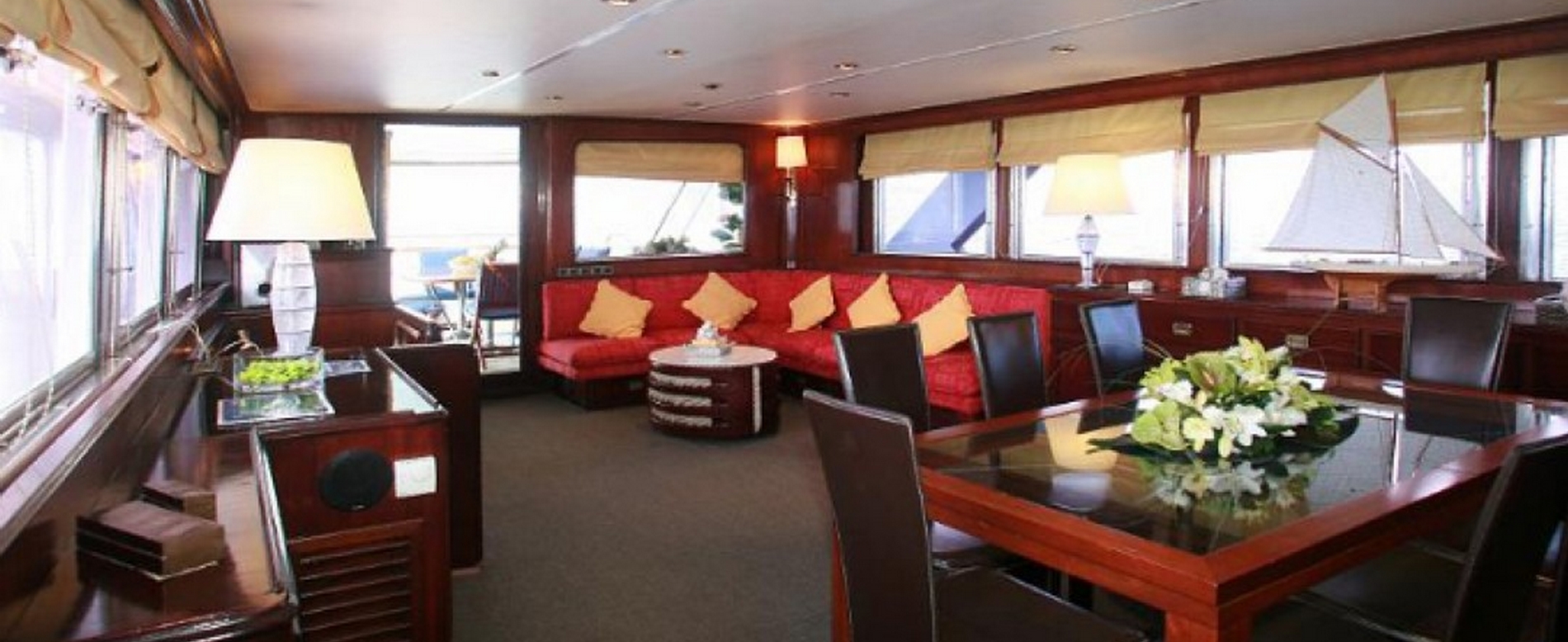 Benetti 30 m (98 ft) 