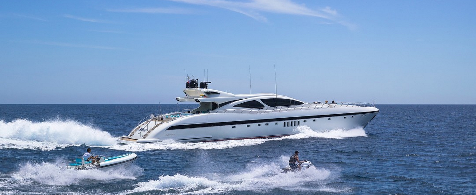 Mangusta 40 m (130 ft)  