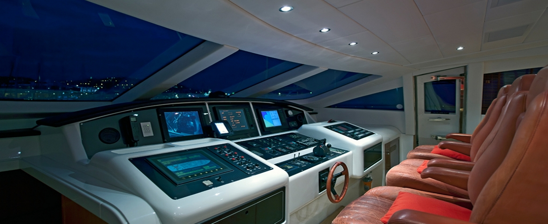 Mangusta 28 m (92 ft) 